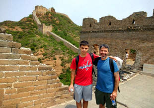 Dad and kid on Jinshanling Great Wall