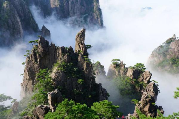 must-see attractions in China: Yellow Mountain